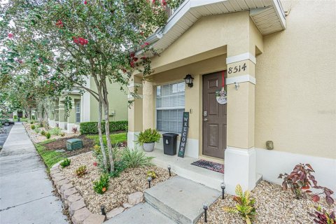 Touwnhouse à vendre à Tampa, Floride: 2 chambres, 108.97 m2 № 2378254 - photo 2