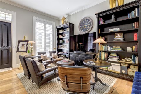 Adosado en venta en Coral Gables, Florida, 4 dormitorios, 323.76 m2 № 2153224 - foto 4