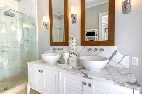 Adosado en venta en Coral Gables, Florida, 4 dormitorios, 323.76 m2 № 2153224 - foto 26