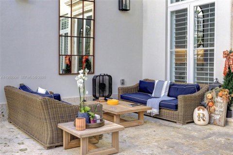 Adosado en venta en Coral Gables, Florida, 4 dormitorios, 323.76 m2 № 2153224 - foto 16