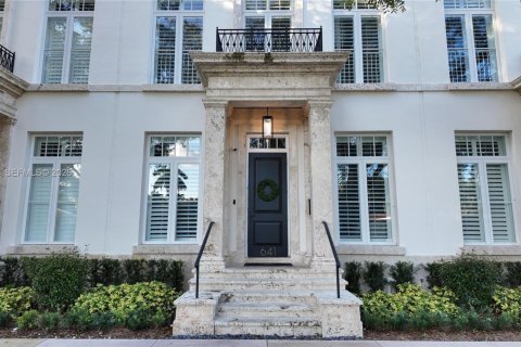 Adosado en venta en Coral Gables, Florida, 4 dormitorios, 323.76 m2 № 2153224 - foto 2
