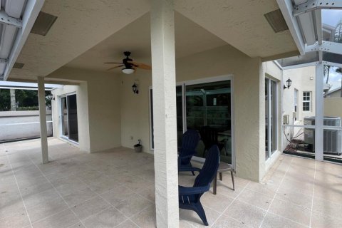 Casa en alquiler en Palm Beach Gardens, Florida, 3 dormitorios, 209.87 m2 № 890357 - foto 1