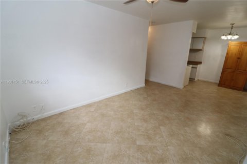 Снять в аренду квартиру в Холливуд, Флорида 2 спальни, 65.03м2, № 1991630 - фото 15