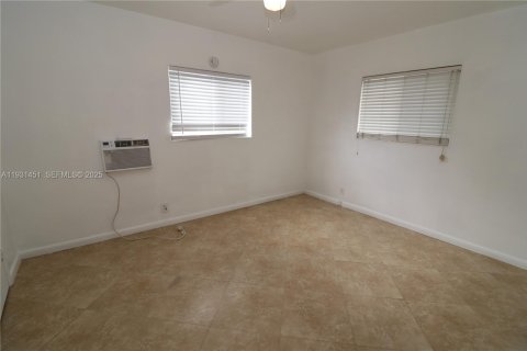 Снять в аренду квартиру в Холливуд, Флорида 2 спальни, 65.03м2, № 1991630 - фото 6