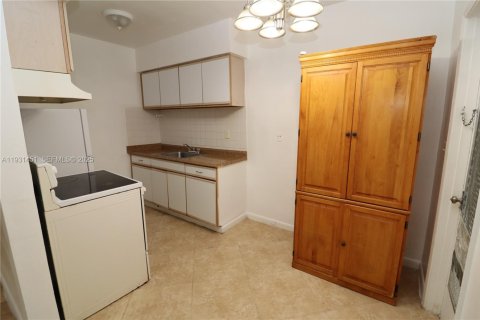 Снять в аренду квартиру в Холливуд, Флорида 2 спальни, 65.03м2, № 1991630 - фото 17