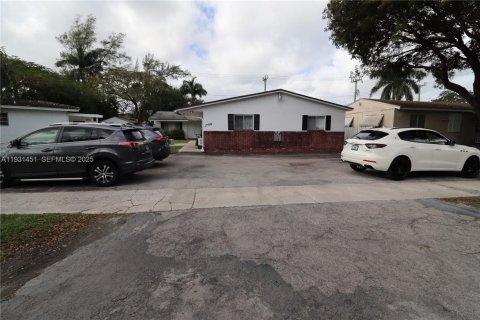 Снять в аренду квартиру в Холливуд, Флорида 2 спальни, 65.03м2, № 1991630 - фото 11