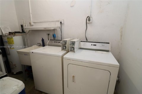 Снять в аренду квартиру в Холливуд, Флорида 2 спальни, 65.03м2, № 1991630 - фото 8