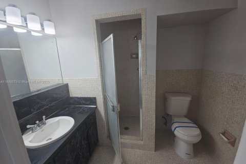 Touwnhouse à vendre à Hialeah, Floride: 2 chambres, 162.76 m2 № 1981814 - photo 19