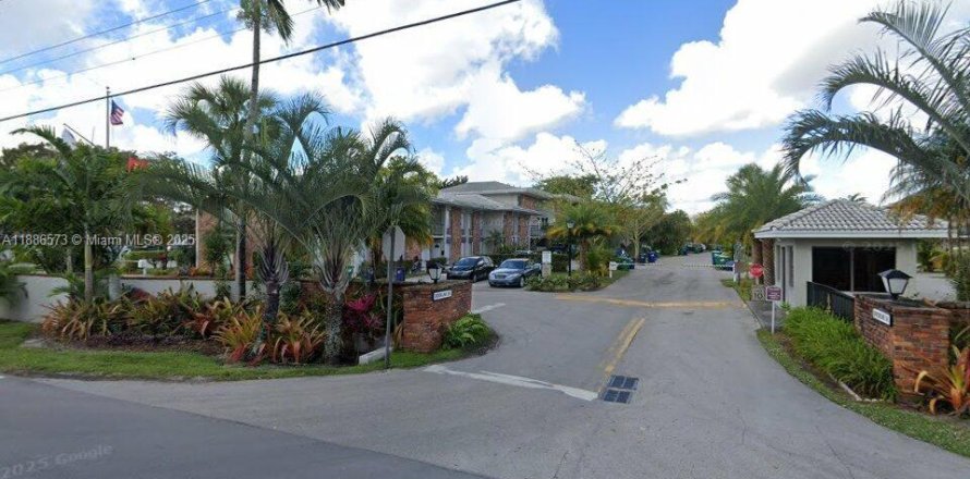 Touwnhouse à Hialeah, Floride 2 chambres, 162.76 m2 № 1981814