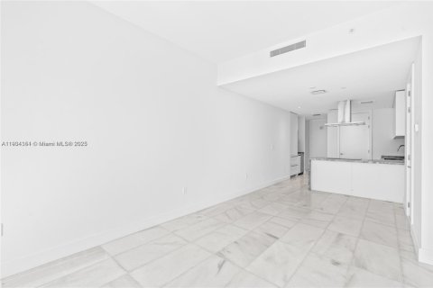 Купить кондоминиум в Майами, Флорида 1 спальня, 72м2, № 1955095 - фото 11