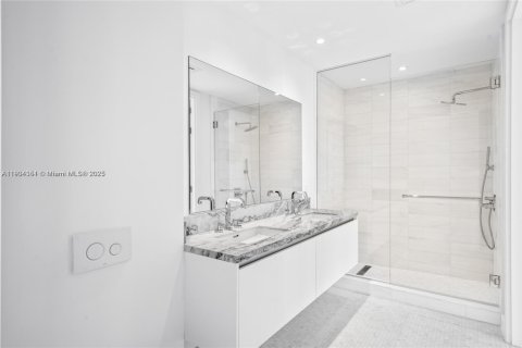 Купить кондоминиум в Майами, Флорида 1 спальня, 72м2, № 1955095 - фото 16