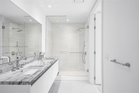 Купить кондоминиум в Майами, Флорида 1 спальня, 72м2, № 1955095 - фото 15