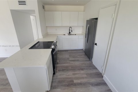 Casa en venta en Pompano Beach, Florida, 4 dormitorios № 2035383 - foto 5