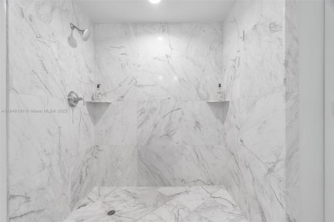 Condo in Miami, Florida, 1 bedroom  № 1849306 - photo 28