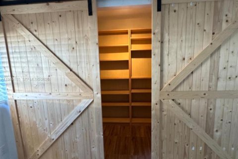 House in Tamarac, Florida 4 bedrooms, 128.11 sq.m. № 2030534 - photo 18