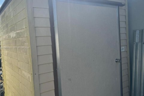 House in Tamarac, Florida 4 bedrooms, 128.11 sq.m. № 2030534 - photo 25