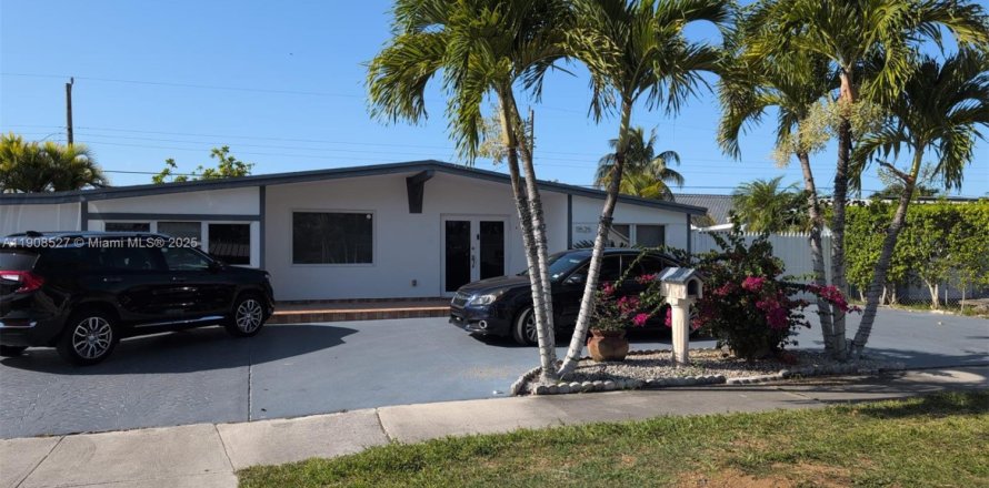Villa ou maison à Miami, Floride 2 chambres, 169.83 m2 № 1964170