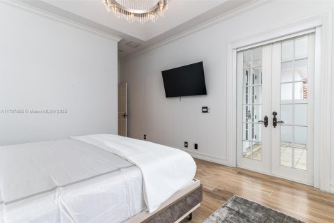 Casa en alquiler en Fort Lauderdale, Florida, 7 dormitorios, 539.48 m2 № 1959616 - foto 25