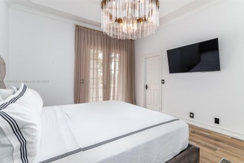 Casa en alquiler en Fort Lauderdale, Florida, 7 dormitorios, 539.48 m2 № 1959616 - foto 21