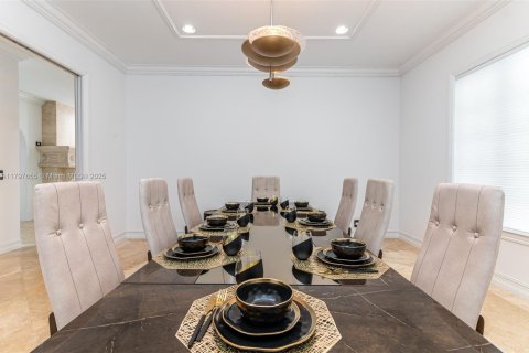 Casa en alquiler en Fort Lauderdale, Florida, 7 dormitorios, 539.48 m2 № 1959616 - foto 7