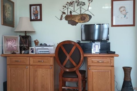 Condominio en venta en Pembroke Pines, Florida, 2 dormitorios № 1696006 - foto 7