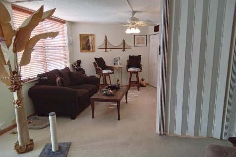 Condominio en venta en Pembroke Pines, Florida, 2 dormitorios № 1696006 - foto 17