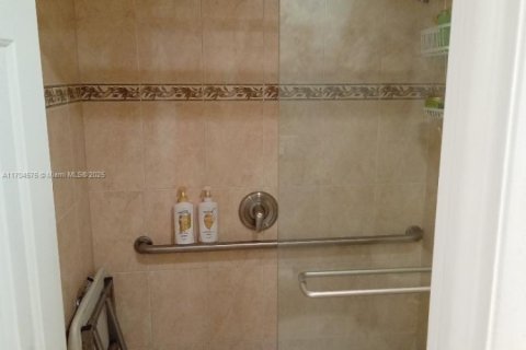 Condominio en venta en Pembroke Pines, Florida, 2 dormitorios № 1696006 - foto 28