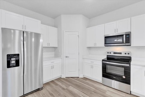 Casa en venta en Ocala, Florida, 4 dormitorios, 170.29 m2 № 1917213 - foto 9
