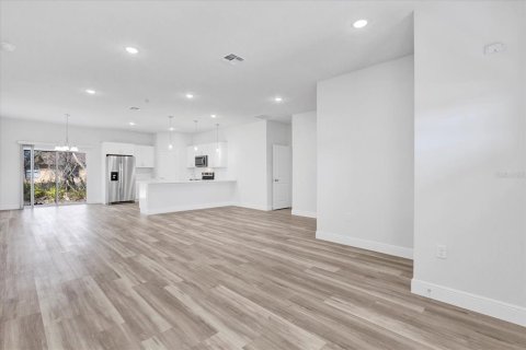 Casa en venta en Ocala, Florida, 4 dormitorios, 170.29 m2 № 1917213 - foto 5