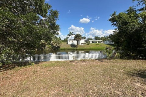 Villa ou maison à vendre à Port Charlotte, Floride: 4 chambres, 261.61 m2 № 1642293 - photo 4