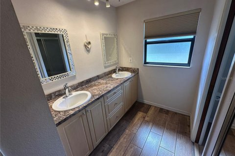 Villa ou maison à vendre à Port Charlotte, Floride: 4 chambres, 261.61 m2 № 1642293 - photo 22
