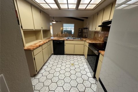 Villa ou maison à vendre à Port Charlotte, Floride: 4 chambres, 261.61 m2 № 1642293 - photo 13