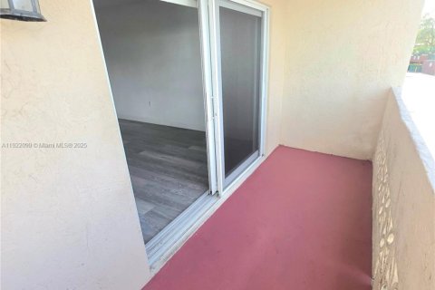 Copropriété à louer à Palmetto Bay, Floride: 1 chambre, 53.42 m2 № 1976352 - photo 14