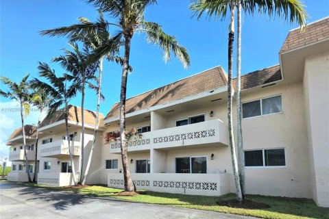 Copropriété à louer à Palmetto Bay, Floride: 1 chambre, 53.42 m2 № 1976352 - photo 1