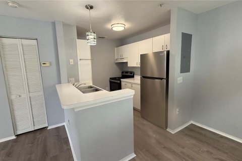 Condominio en alquiler en Sarasota, Florida, 1 dormitorio, 72.93 m2 № 1918260 - foto 3