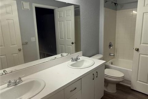 Condominio en alquiler en Sarasota, Florida, 1 dormitorio, 72.93 m2 № 1918260 - foto 11