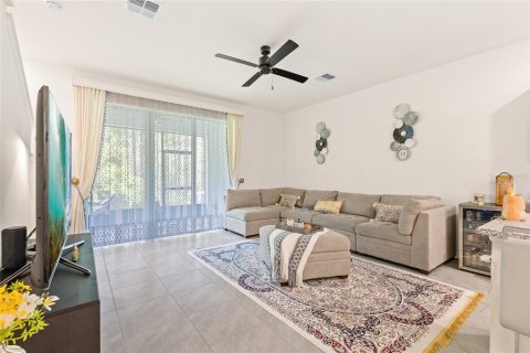 Townhouse in Daytona Beach, Florida 3 bedrooms, 155.43 sq.m. № 1825292 - photo 8