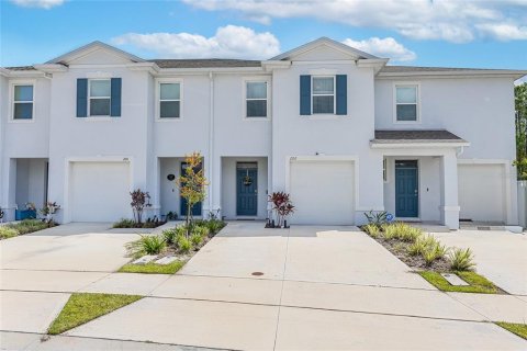 Townhouse in Daytona Beach, Florida 3 bedrooms, 155.43 sq.m. № 1825292 - photo 1
