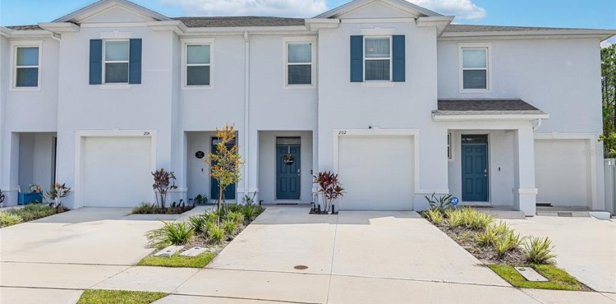 Townhouse in Daytona Beach, Florida 3 bedrooms, 155.43 sq.m. № 1825292