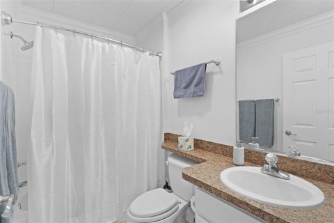 House in The Villages, Florida 3 bedrooms, 140.47 sq.m. № 2149286 - photo 29