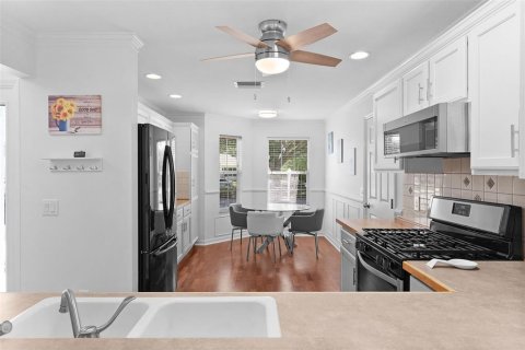 House in The Villages, Florida 3 bedrooms, 140.47 sq.m. № 2149286 - photo 20