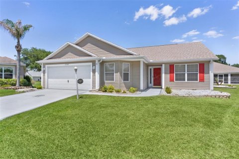 House in The Villages, Florida 3 bedrooms, 140.47 sq.m. № 2149286