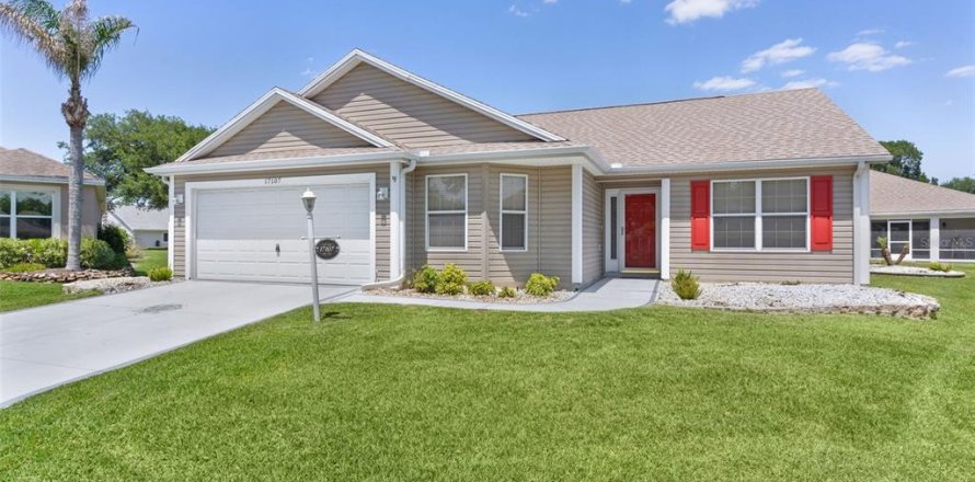 House in The Villages, Florida 3 bedrooms, 140.47 sq.m. № 2149286