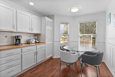 House in The Villages, Florida 3 bedrooms, 140.47 sq.m. № 2149286 - photo 18