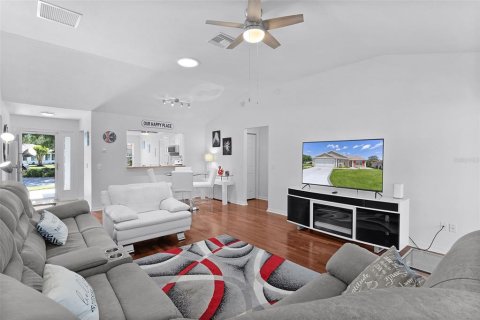 House in The Villages, Florida 3 bedrooms, 140.47 sq.m. № 2149286 - photo 6