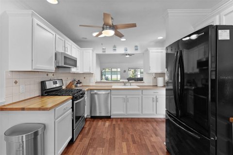 House in The Villages, Florida 3 bedrooms, 140.47 sq.m. № 2149286 - photo 16