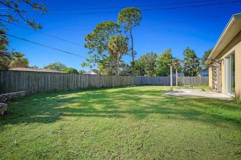 Villa ou maison à vendre à Port St. Lucie, Floride: 4 chambres, 174.1 m2 № 2087529 - photo 28