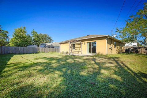 Villa ou maison à vendre à Port St. Lucie, Floride: 4 chambres, 174.1 m2 № 2087529 - photo 27
