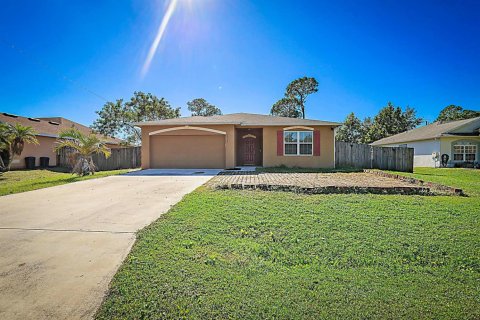 Villa ou maison à Port St. Lucie, Floride 4 chambres, 174.1 m2 № 2087529