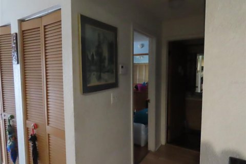 Condo in Largo, Florida, 2 bedrooms  № 1850939 - photo 6